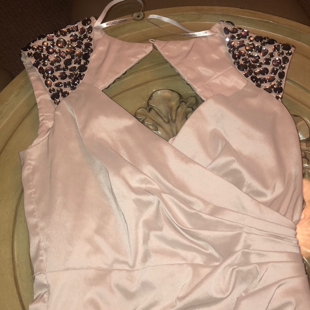 Maggy London cream dress size 4